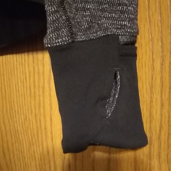 Lululemon athletica pull over top/ jacket - Picture 4 of 8